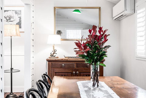 Anchored In Byron - Redcliffe Tourism 3