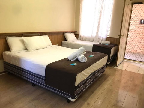Angel's Rest Motel - Redcliffe Tourism 0