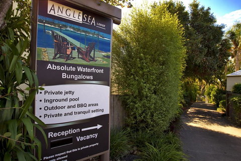 Anglesea Lodge - Redcliffe Tourism 0