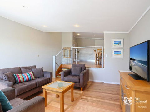 Angourie Blue 1 - Great Ocean Views - Surfing Beaches - Redcliffe Tourism 2