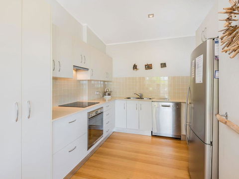 Angourie Blue 7- Stroll To Surfing Beaches. - Redcliffe Tourism 3