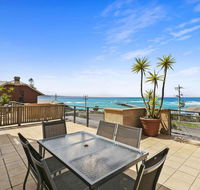 APARTMENT 12 PACIFIC APARTMENTS- Across From the Pier - Redcliffe Tourism