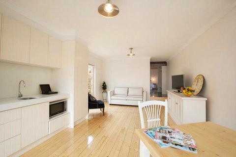 Apartment 35 - Redcliffe Tourism 2