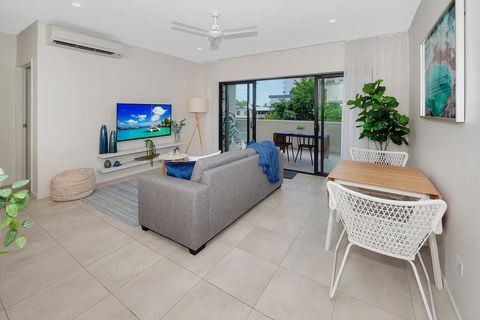 Apartment Close To The City Life On Lake 3 - Redcliffe Tourism 2