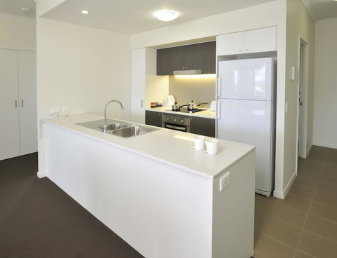 Apartments G60 Gladstone - Redcliffe Tourism 3