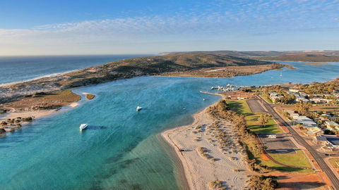 API Pelican Beach Front Apartments Kalbarri - Redcliffe Tourism 1