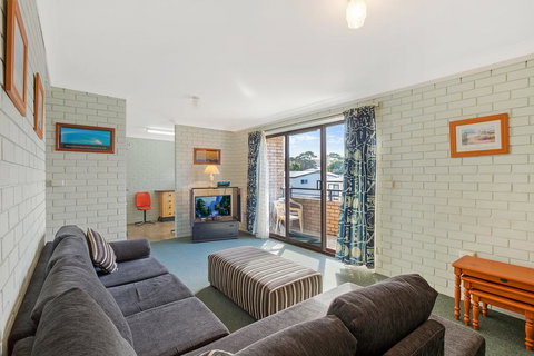 Apollo Unit 31 - Redcliffe Tourism 0