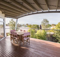 Aqua Vista - a stroll to Paynesville forshore - Redcliffe Tourism