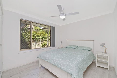 Aqualuna At Lighthouse Beach 8 Capalla Court - Redcliffe Tourism 3