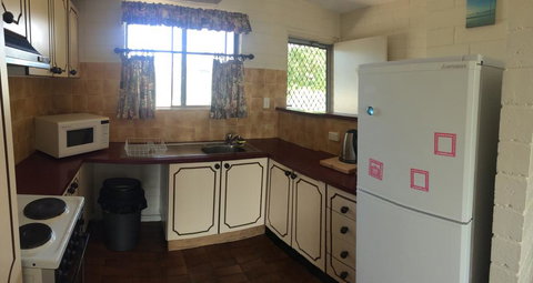 Aquarius Holiday Apartments - Redcliffe Tourism 1