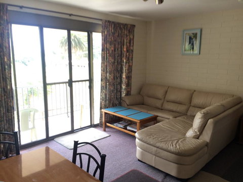 Aquarius Holiday Apartments - Redcliffe Tourism 2