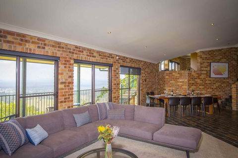 Aquila - Redcliffe Tourism 1