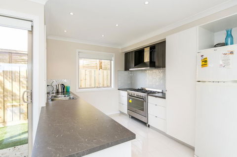 Aquilla Townhouse 6 - Redcliffe Tourism 1