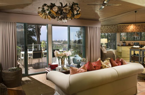 Arabella Guesthouse - Redcliffe Tourism 3