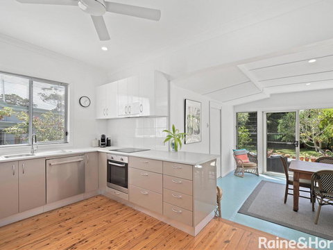 Arcadia By The Sea - Redcliffe Tourism 0