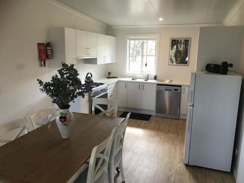 Arcadian Cabin - Southern Highlands River Retreat - Redcliffe Tourism 2