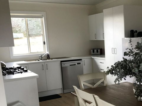 Arcadian Cabin - Southern Highlands River Retreat - Redcliffe Tourism 1