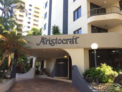 Aristocrat Apartments - Redcliffe Tourism 2