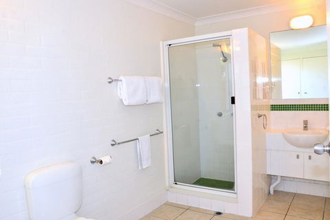 Arlia Sands Apartments - Redcliffe Tourism 1
