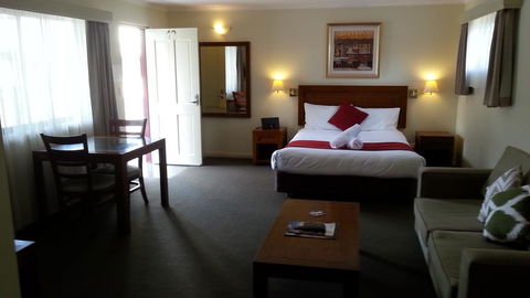 Armidale Pines Motel - Redcliffe Tourism 0