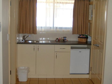 Armidale Pines Motel - Redcliffe Tourism 2