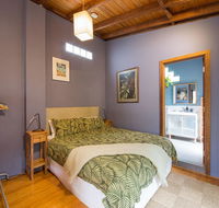 Art  Garden Retreat - Redcliffe Tourism