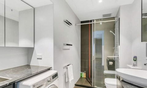 Luxury 2 Bdrm In Watson At Walkerville With Balcony, FREE Carpark, Near Adelaide CBD - Redcliffe Tourism 1