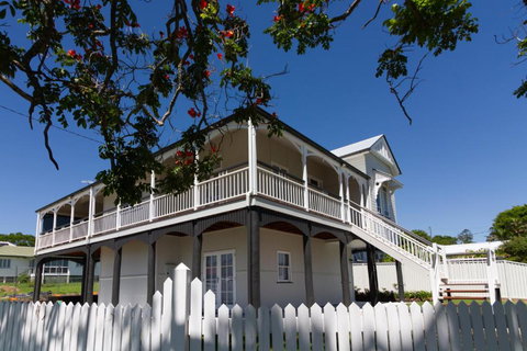 Luxury Grand Escapes Queenslander In Ipswich - Redcliffe Tourism 0
