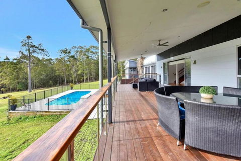 Luxury Mandalong Mansion With Pool & Spa - Redcliffe Tourism 2