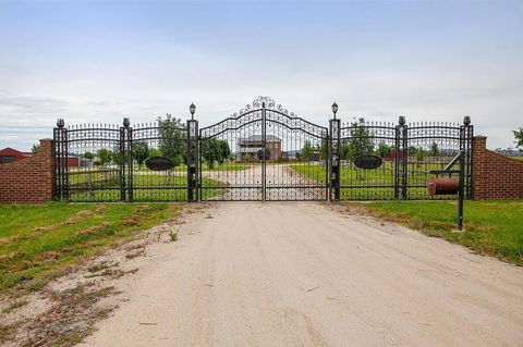 Luxury Pennsylvania Farm House In Langlang Town - Redcliffe Tourism 1