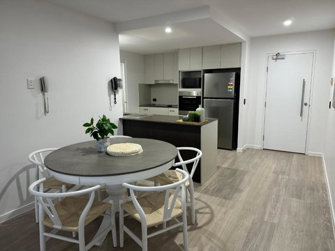 Luxury Spacious Apartment - Redcliffe Tourism 2