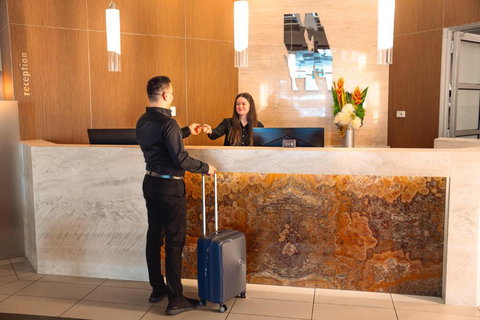 Lynbrook Hotel - Redcliffe Tourism 3