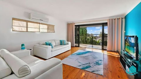 Macquarie Paradise - Family Entertainer - Redcliffe Tourism 0