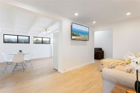Manley St Retreat - Redcliffe Tourism 3