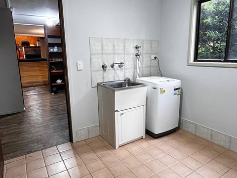 Mannland Cottage Retreat - Redcliffe Tourism 3