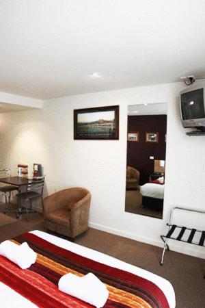 Mansfield Motel - Redcliffe Tourism 1