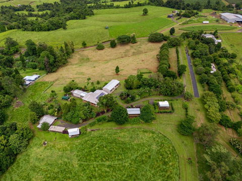 Mena Creek Flower House - Redcliffe Tourism 1