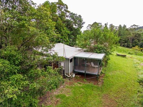 Mena Creek Flower House - Redcliffe Tourism 3