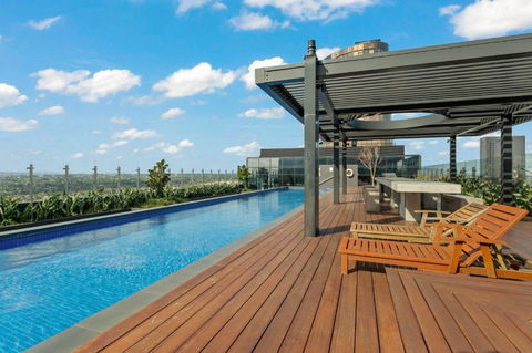 Metropolitan Oasis - Redcliffe Tourism 0