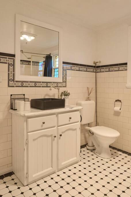 Miners Cottage Lancefield - Redcliffe Tourism 2