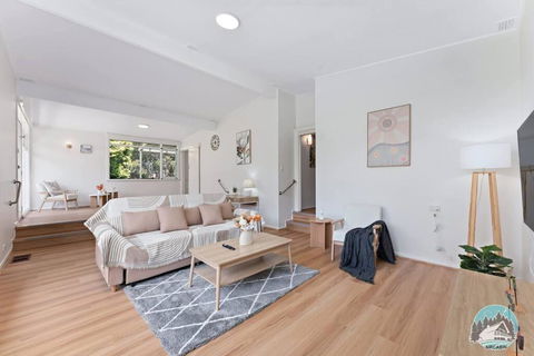 Modern House With Spacious Backyard In Telopea - Redcliffe Tourism 1