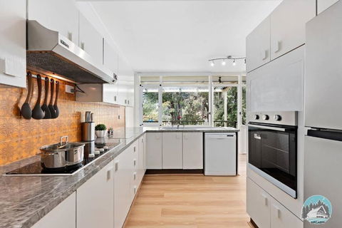 Modern House With Spacious Backyard In Telopea - Redcliffe Tourism 2