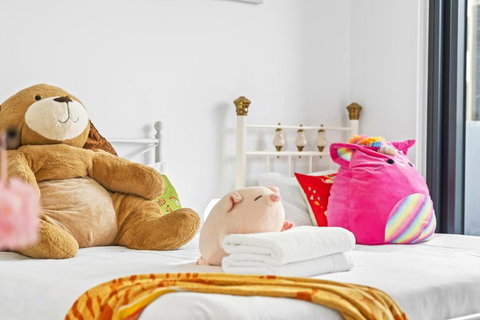 Modern Toy Style APT At Heart Kogarah - Redcliffe Tourism 3