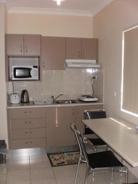 Molika Springs Motel - Redcliffe Tourism 3
