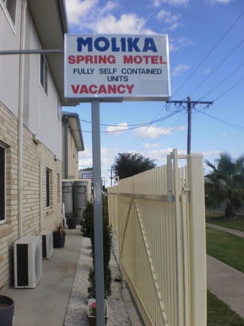 Molika Springs Motel - Redcliffe Tourism 0