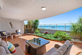 Mon Plaisir 5 with Redcliffe Tourism