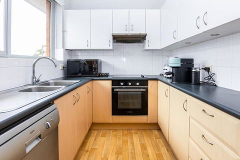 Mosman Views, 2bed, Parking, 15min Walk To Beach - Redcliffe Tourism 2