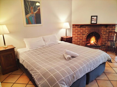 Mundaring Weir Hotel - Redcliffe Tourism 0