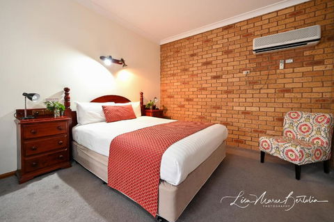 Narrandera Club Motor Inn - Redcliffe Tourism 0