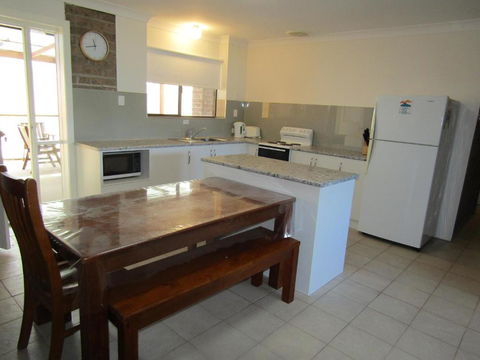 Nelson House - Redcliffe Tourism 2